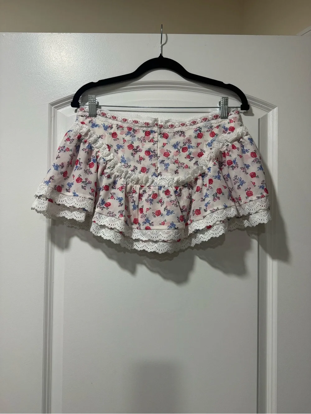 For Love And Lemons Ditsy Day White Mini Skirt with Red and Blue Floral Print - Picture 7 of 8
